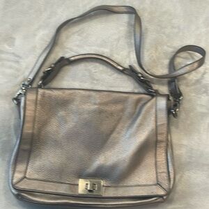 LODIS - silver handbag 👜 🥰 can also be used as a crossbody